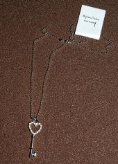 Колье "Ключ" со стразами