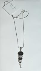 Колье на тонкой цепочке с черными и белыми цирконами Колье на тонкой цепочке с черными и белыми цирконами