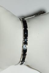 Браслет с сияющим кристаллом