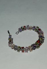 Браслет с разноцветными цирконами